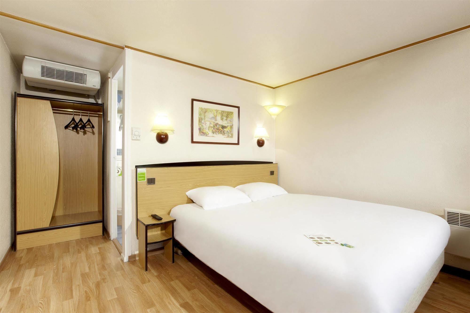 Campanile Brive-La-Gaillarde Ouest Hotel Kültér fotó